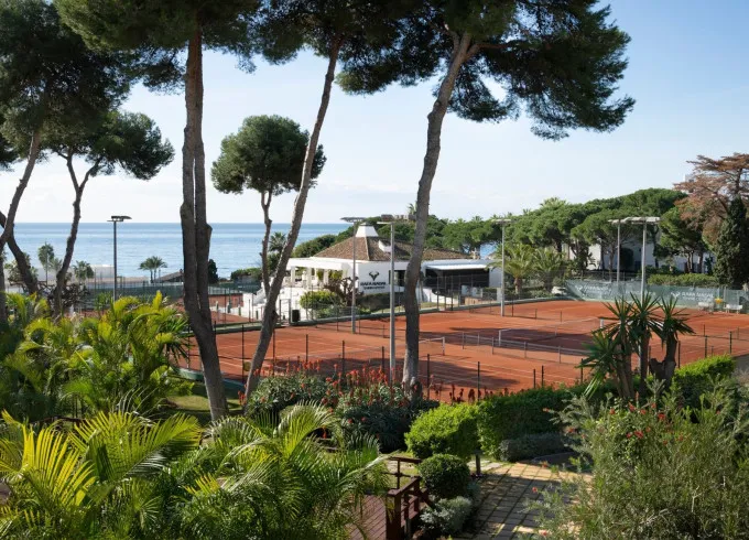 don carlos padel and tennis courts