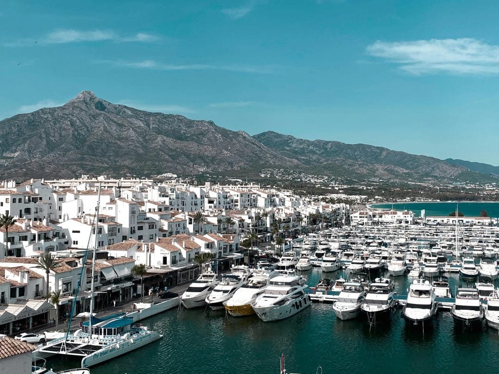 how to get to marbella from malaga airport